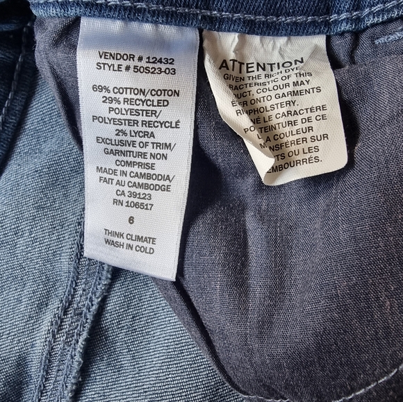 Northern Reflections Fringed Hem Ankle Length Mid Rise Denim Jeans ๐ - Picture 6 of 9